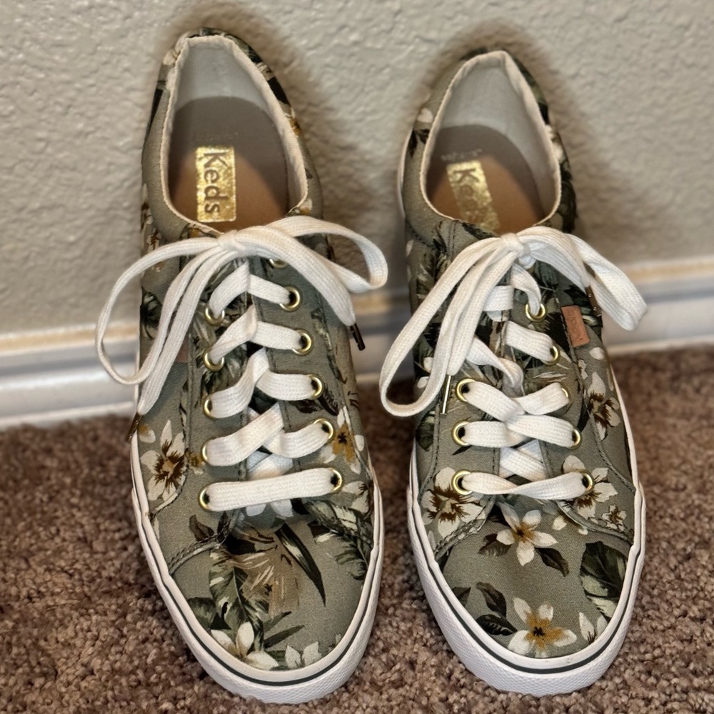 Ked’s Jump Kick Green Tropical Floral Lace Up Shoes - Never Worn